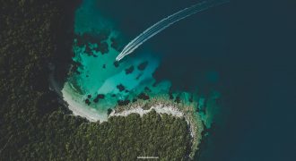 Πωλείται αγροτεμάχιο κοντά στην παραλία 5.400 τ.μ. στα Σύβοτα. (047)