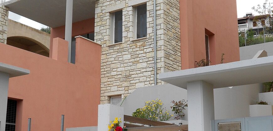 A three-level house of 147.40 sq.m. is for sale. in Perdika Thesprotia €340,000 (095)