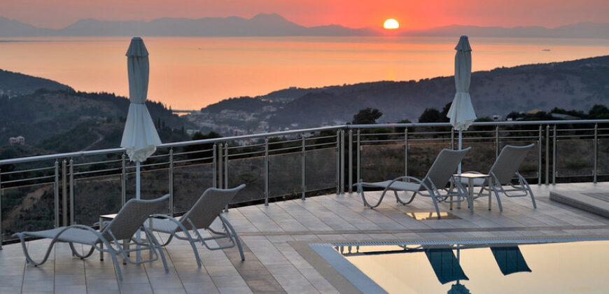 Luxury villa 178 m2 with wonderful panoramic view of the Ionian Sea (746)