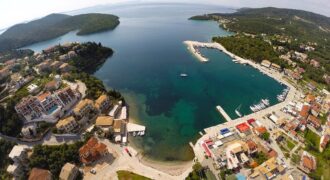 For sale a plot of 1,300 sq.m. in the center of Sivota 300,000 Euros. (202)