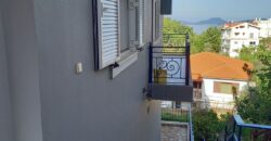Πωλείται όροφος τριώροφης οικοδομής στην Ηγουμενίτσα 178.000€ (080)