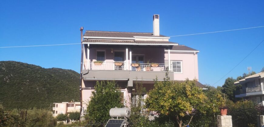 A three-storey building of 258 sq.m. is for sale. in Perdika Thesprotia €270,000 (545)