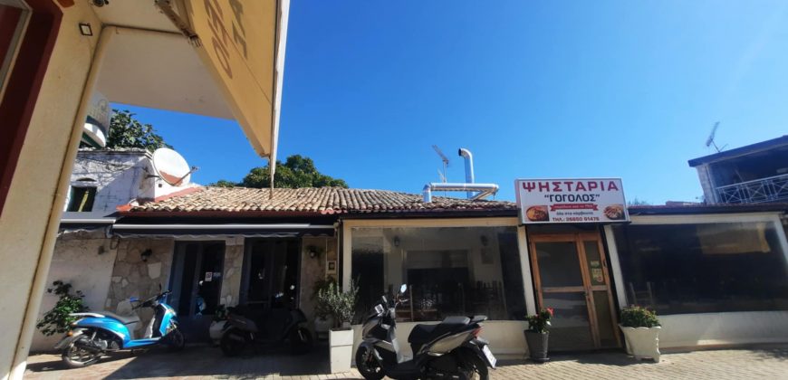 For sale commercial space of 91.80 sq.m. on a plot of 304.90 sq.m. in Perdika, Thesprotia. 270,000€