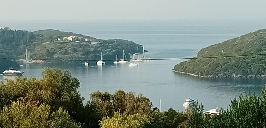 For sale a panoramic plot of 2,710.60 sq m. with two houses in Sivota, Thesprotia. 1,100,000€ (311)