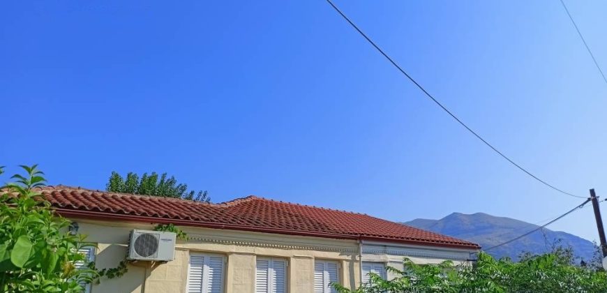 Πωλείται διώροφη κατοικία  70 τ.μ. στους Φιλιάτες Θεσπρωτίας. 38.000€ (301)