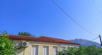 Πωλείται διώροφη κατοικία  70 τ.μ. στους Φιλιάτες Θεσπρωτίας. 38.000€ (301)