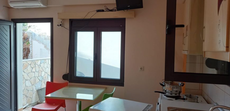 Πωλείται υπόγεια γκαρσονιέρα  31,36 τ.μ. στα Σύβοτα Θεσπρωτίας  54.000€ (753)