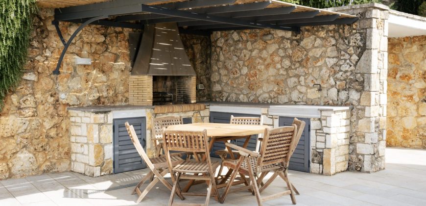 Luxurious villa for sale 217.17 sq m in Sivota, Thesprotia 1,100,000€ ( 213)