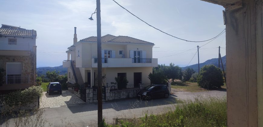 Πωλείται ημιτελής τριώροφη οικοδομή 220 τ.μ. στον Παραπόταμο Ηγουμενίτσας.  (071)