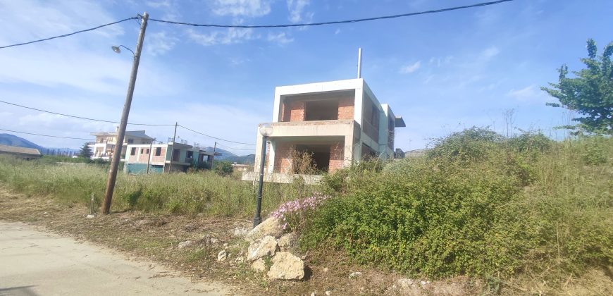 Unfinished three-story building of 220 sq m. for sale in Parapotamos, Igoumenitsa. (071)