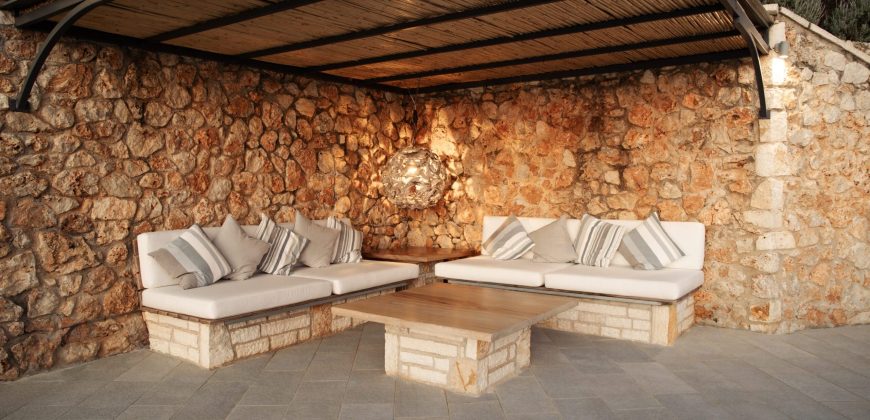 Luxurious villa for sale 217.17 sq m in Sivota, Thesprotia 1,100,000€ ( 213)